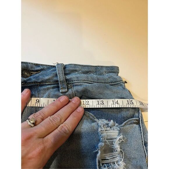 Almost Famous deconstructed Jean Shorts - Picture 8 of 10